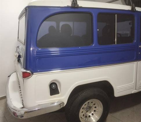 FORD RURAL 3.0 LUXO 4X2 6 CILINDROS 12V GASOLINA 2P MANUAL